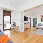 Kraków Kazimierz Trynitarska by Renters